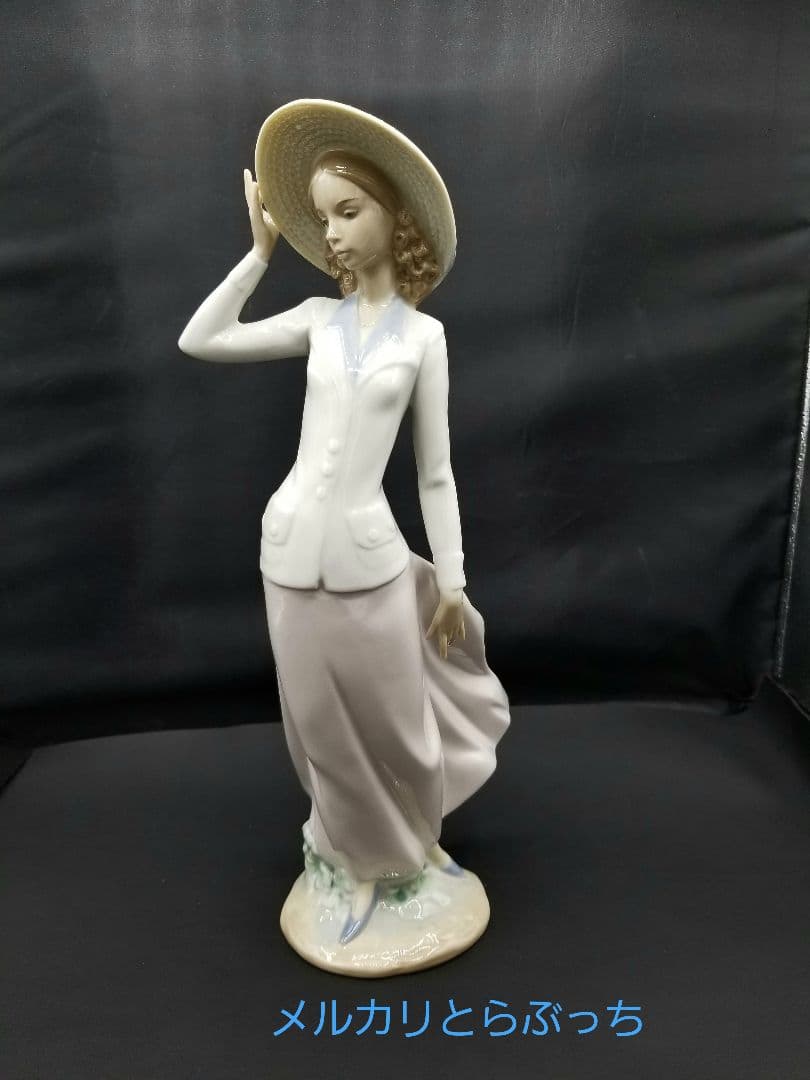 リヤドロ　女性　大型　31センチ