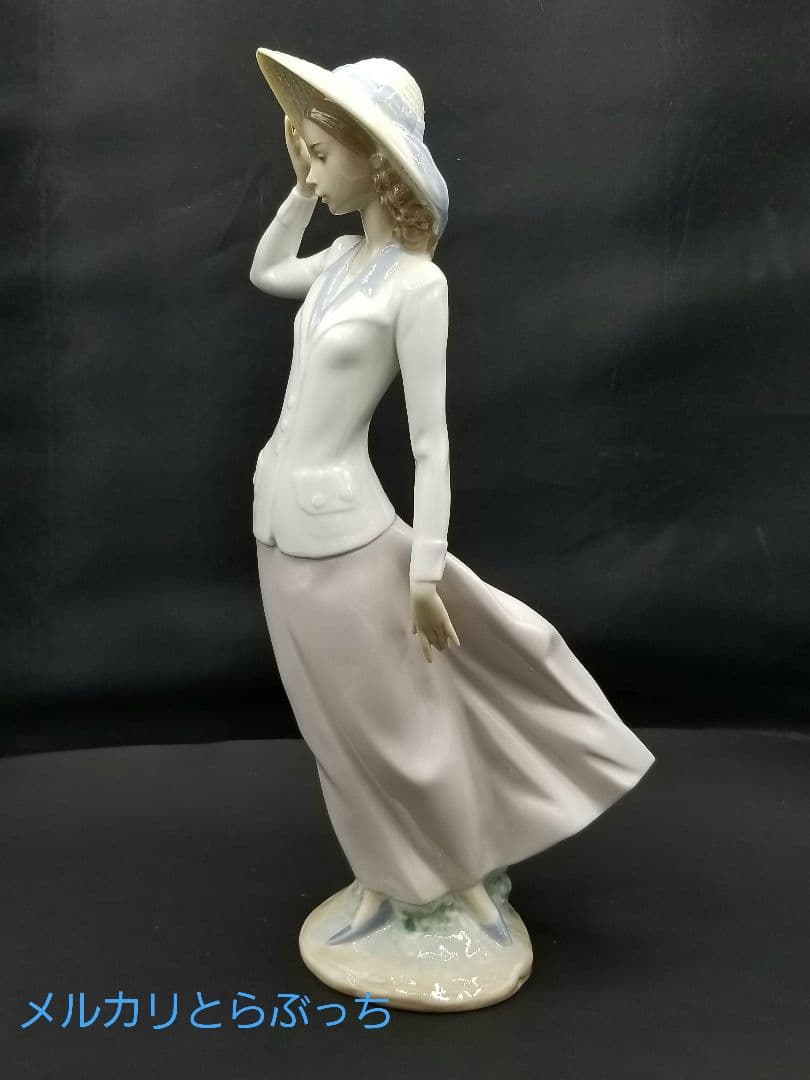 リヤドロ　女性　大型　31センチ