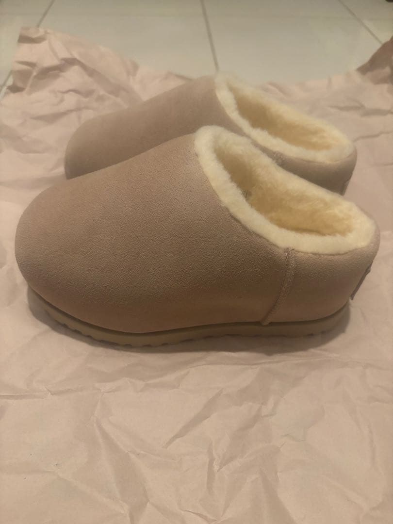 靴 UGG W PUMPED SLIDE 22