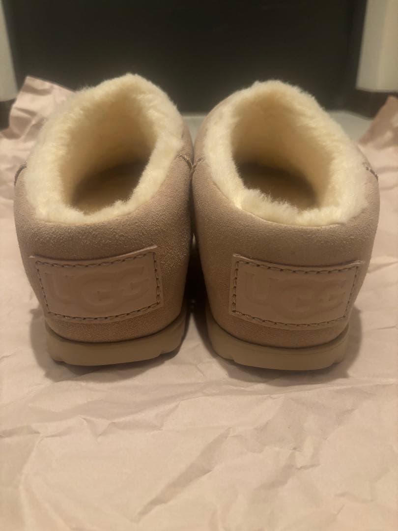 靴 UGG W PUMPED SLIDE 22
