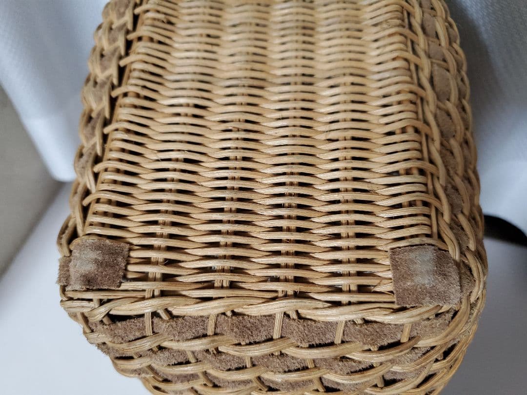 【藤籠バッグ】ハンドメイド バックスキン 革 麻生地 チャーム