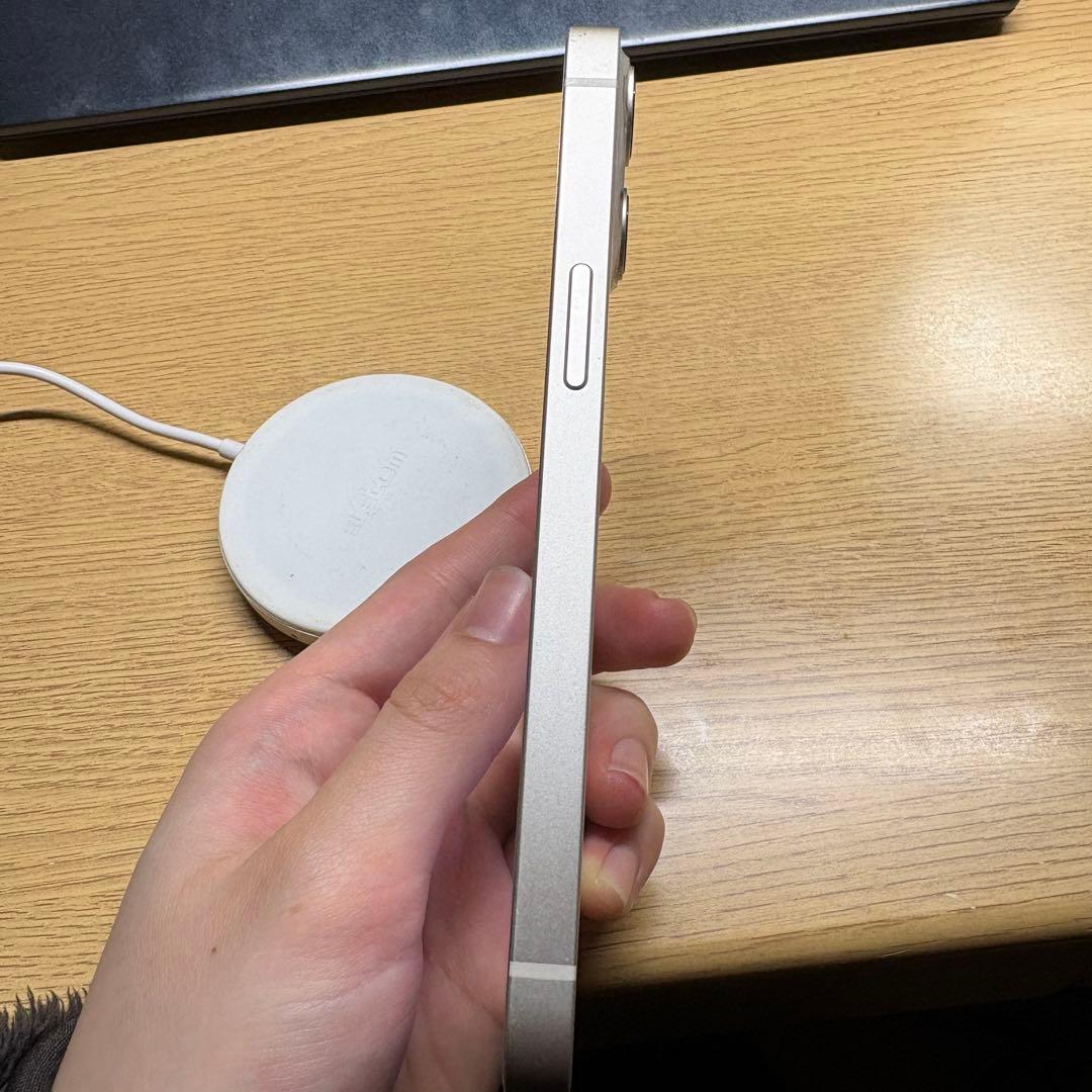 Apple iPhone 13 ホワイト スターライト 本体 128gb