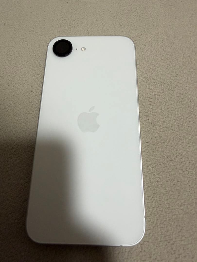 iPhone16e 本体 128GB SIMフリー　ホワイト