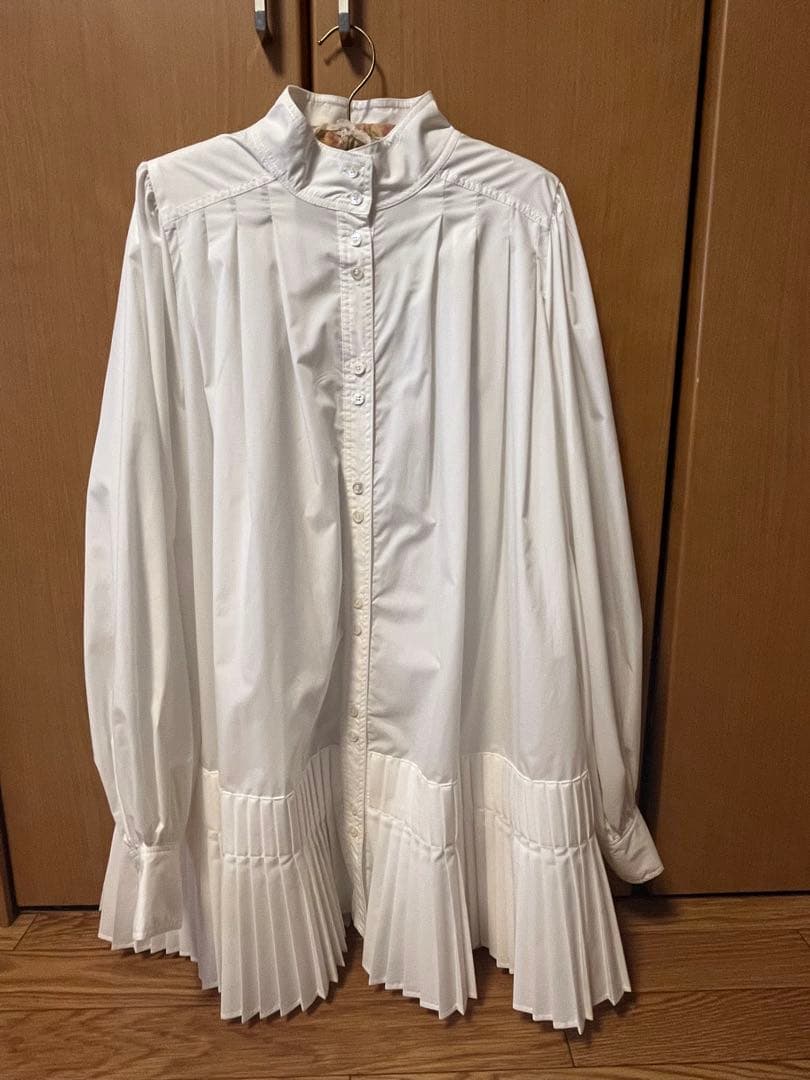 【Toh.】JENNY PLEATED DRESS ホワイト