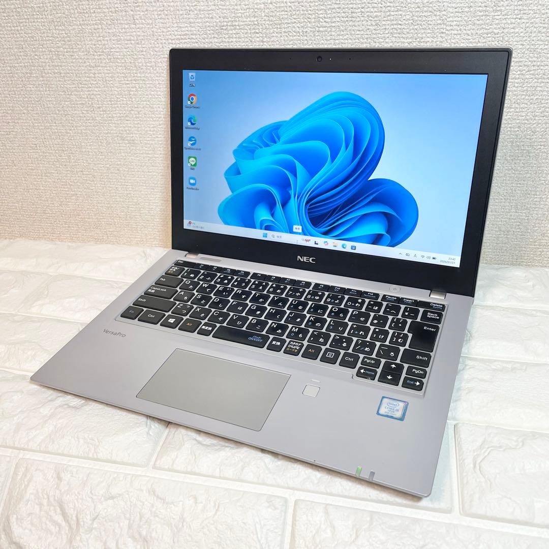【軽量12.5型】 Corei5-第８世代 Type-C充電 SSD256GB