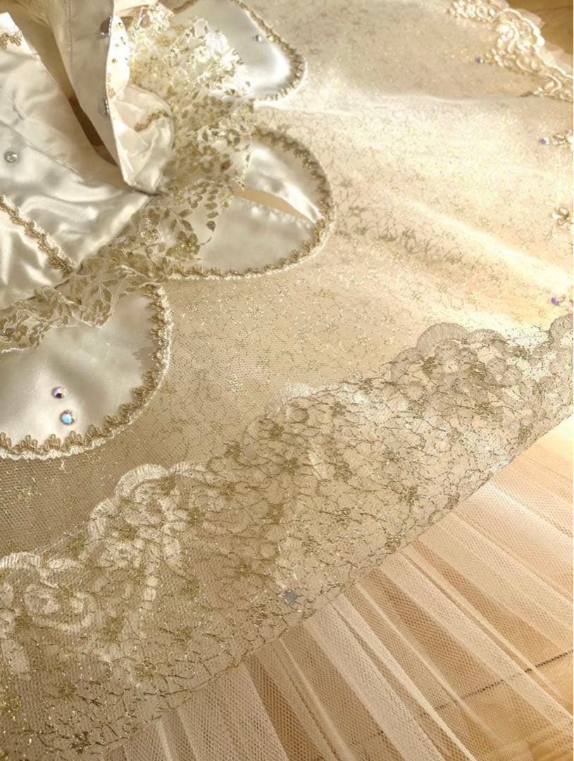 バレエ衣装 ホワイト　ゴールド　チュチュ