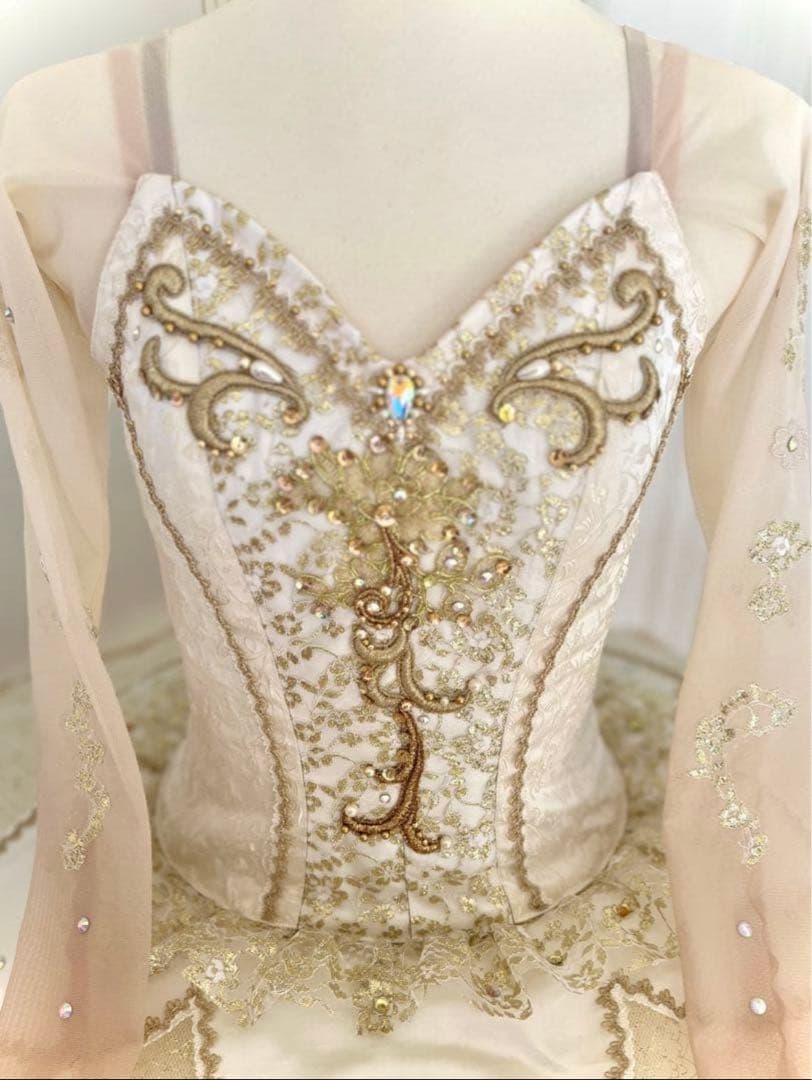 バレエ衣装 ホワイト　ゴールド　チュチュ