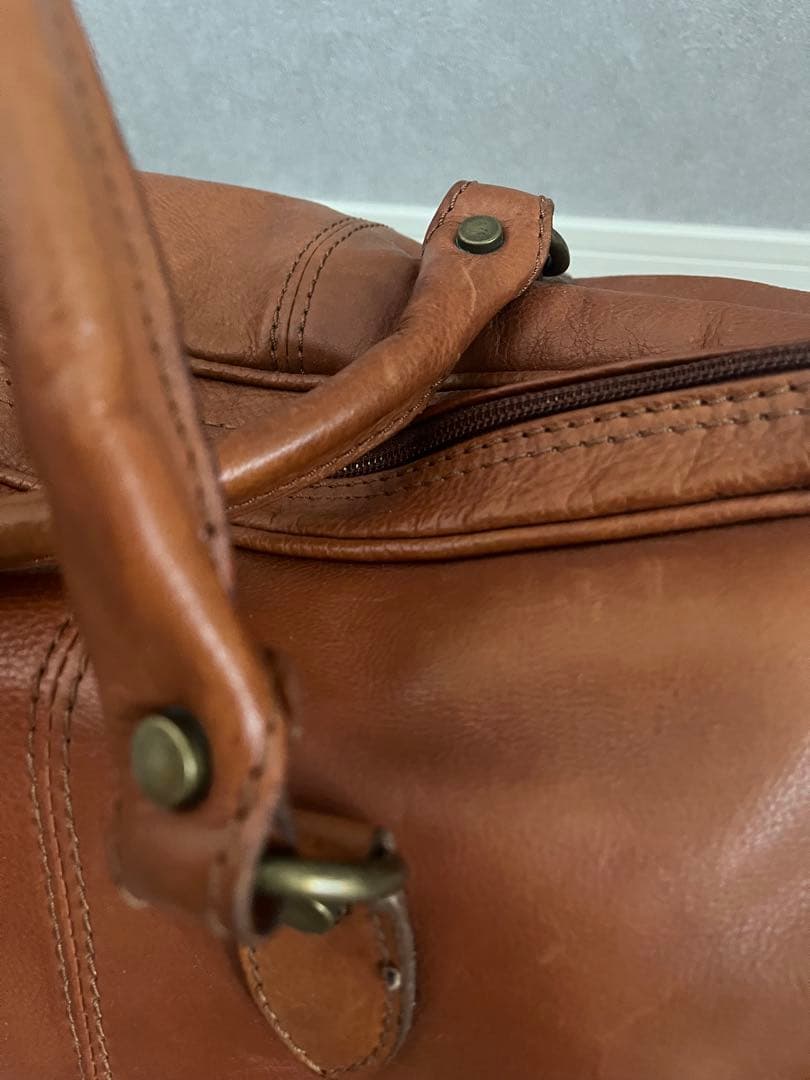 【、】イタリア製　革ボストンバッグ