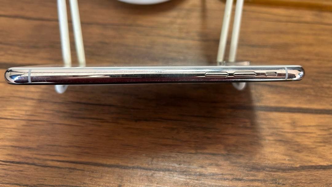 Apple iPhone XS 64GB シルバー 本体のみ