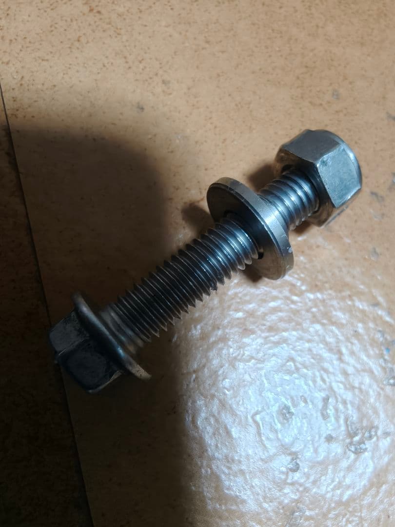 BEET ZX-6R スリップオンマフラー（メタルブラック）2024年式に使用