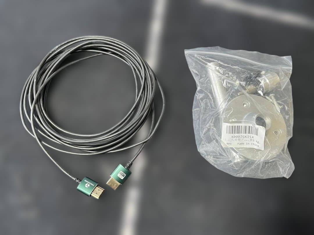 YOWHICK プロジェクター 手のひらサイズ