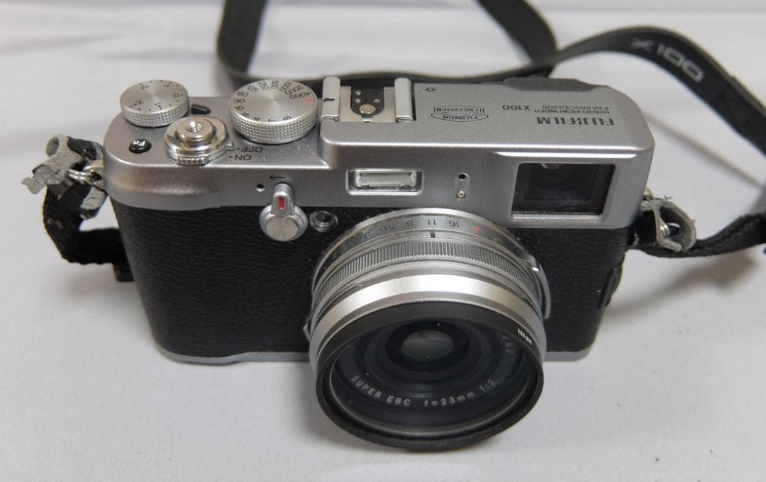 デジタルカメラ FUJIFILM FinePix X100
