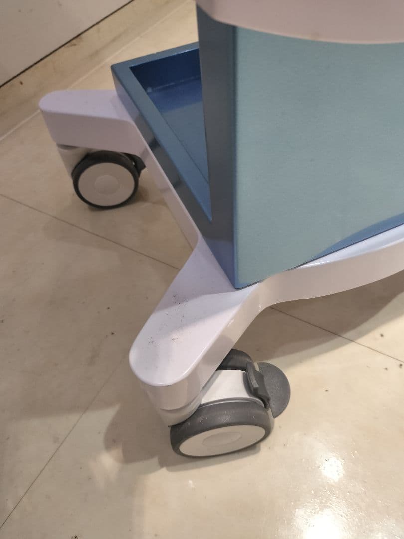 耐荷重40kg 超美品/スチール製のため頑丈】キャスター付きワゴン