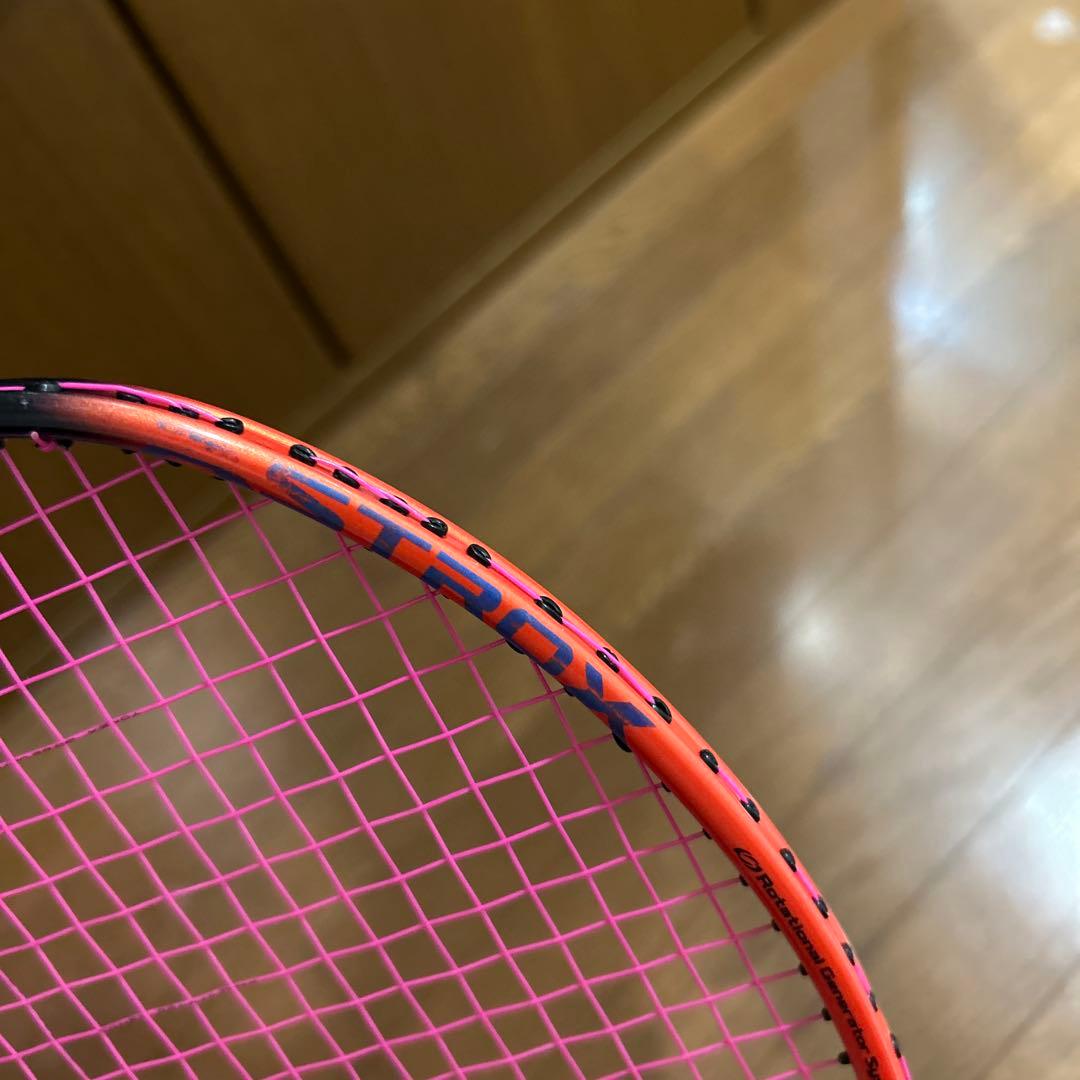 YONEXバドミントンラケットアストロクス77pro