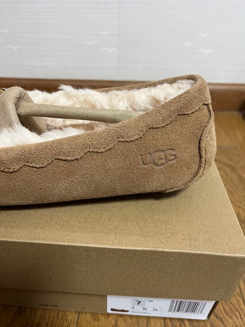 るるは　UGG モカシン　スウェード　ムートン　ローファー　24㎝