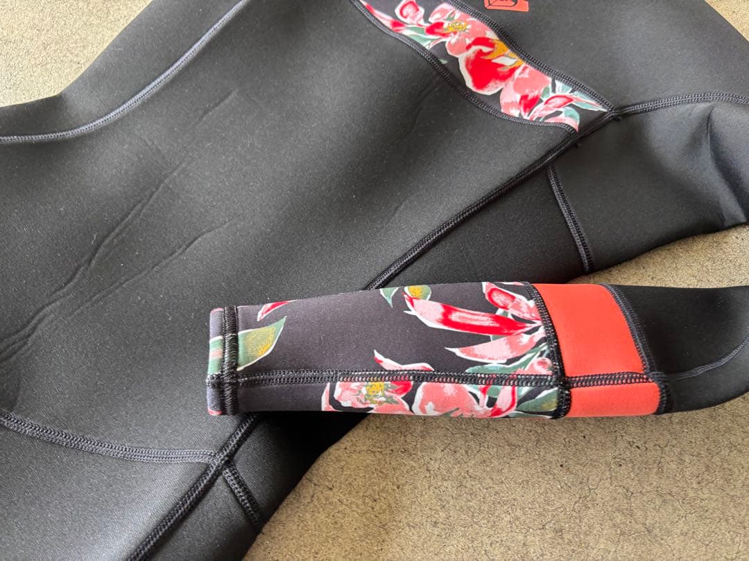 ★送料無料・超美品・お洒落★ロキシー　フルスーツ　ウエットスーツサーフィン可愛い