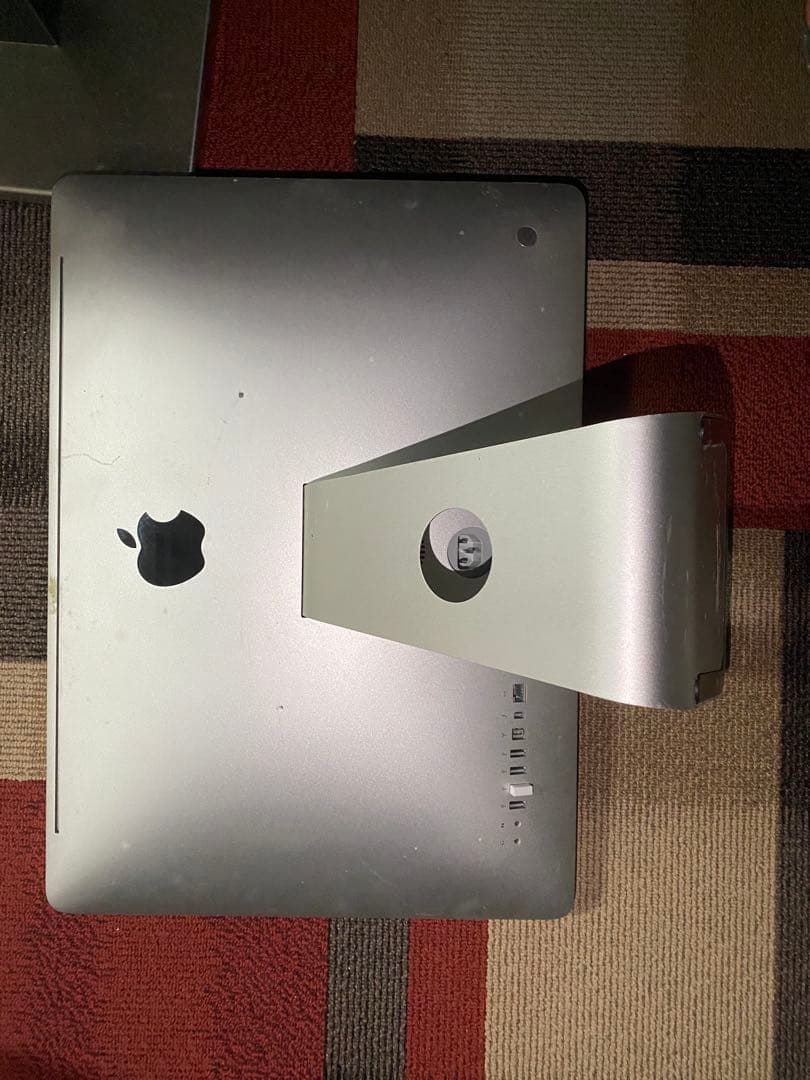 ⑤ iMac 21.5インチ　Mid 2011 ジャンク品