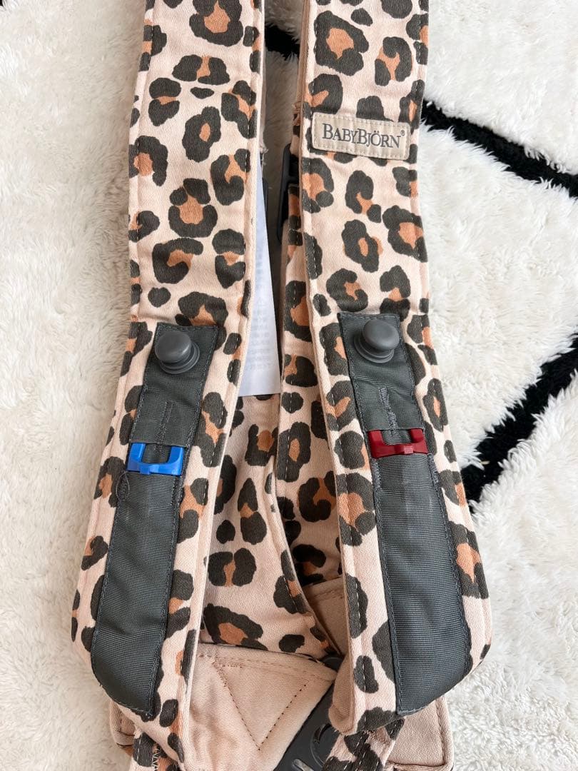 レア　ベビービョルン　抱っこ紐　ミニ　ベージュ　レオパード　豹柄