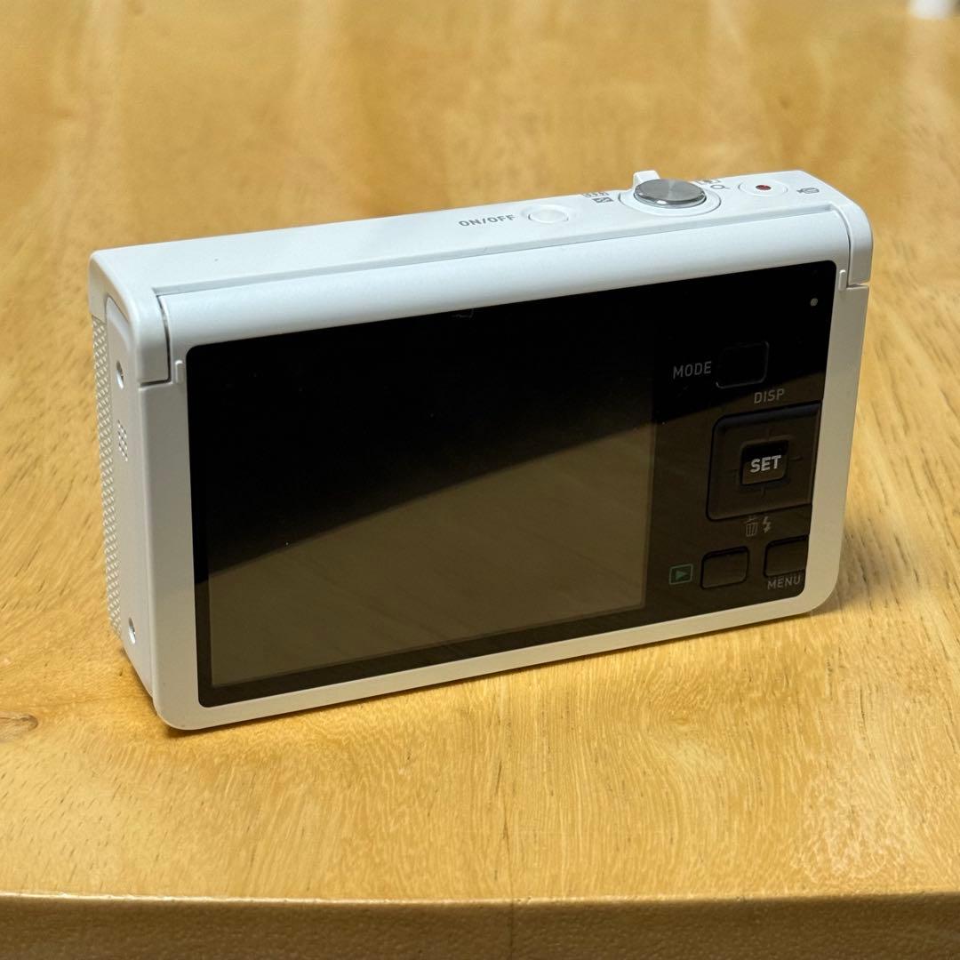 デジタルカメラ CASIO EXILIM EX-ZR70