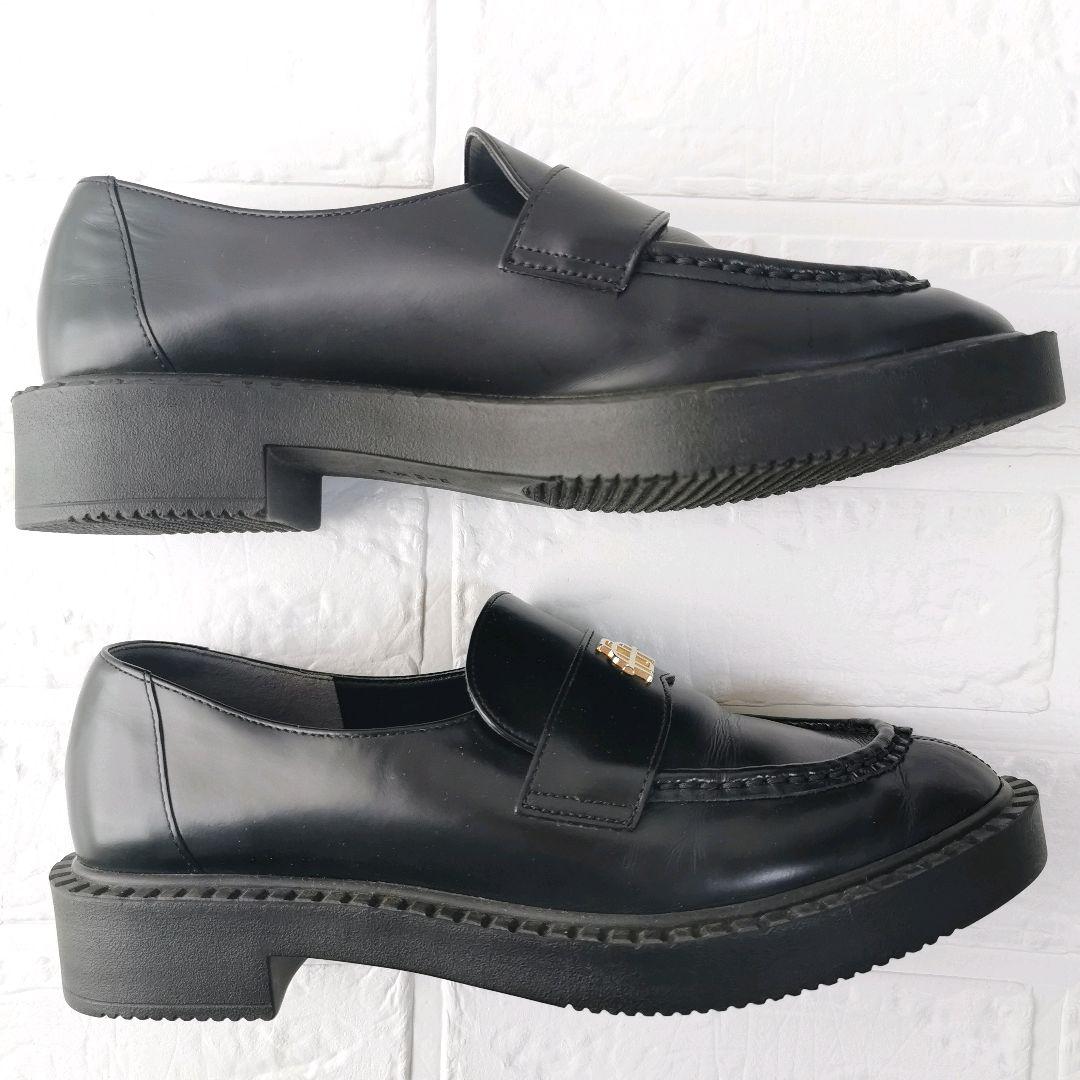 現行【美品✨】ダイアナ ローファー 厚底 ロゴ金具 レザー 24.5 黒