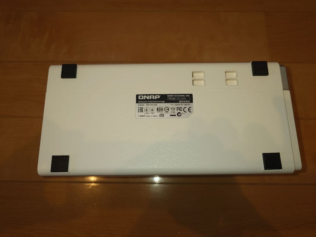 QNAP TS-231+ NAS 本体・付属品一式