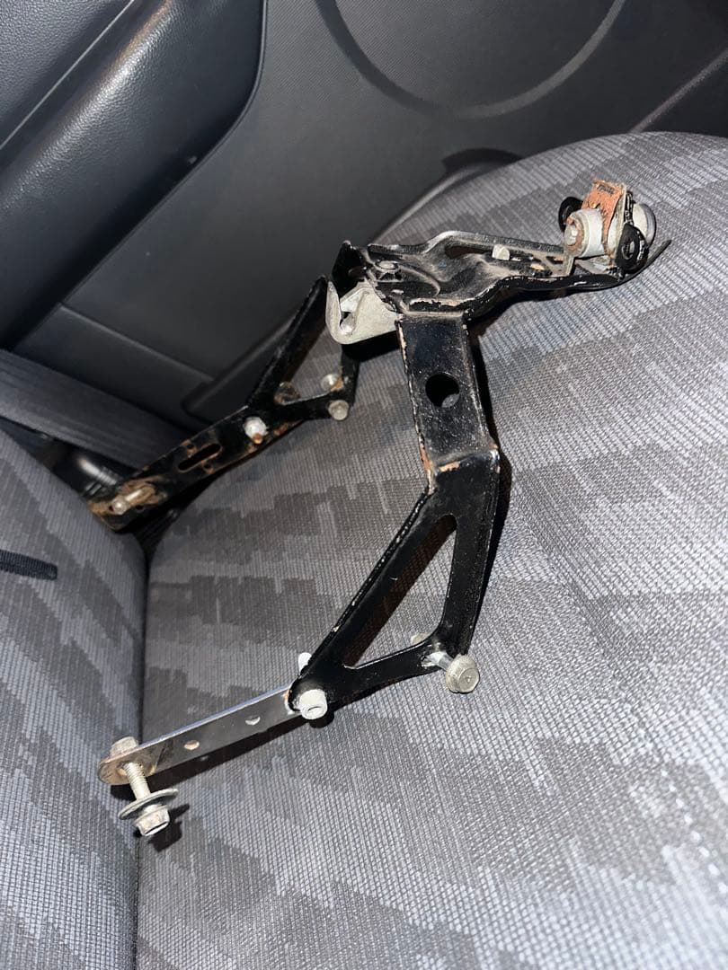 cbr400f シートロックステー