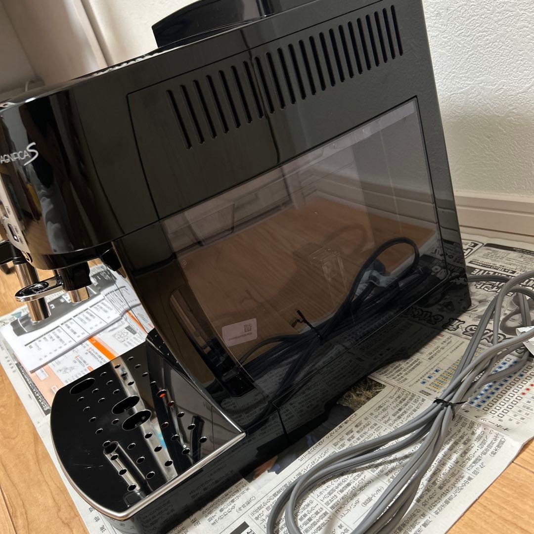 1回のみの使用　美品　デロンギマグニフィカS ECAM22112