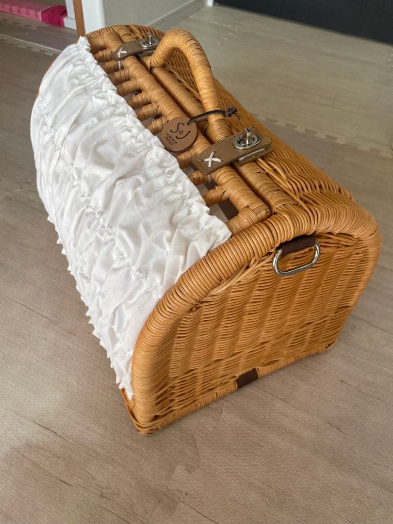 ペット　キャリア　籐製バスケット クッション付き