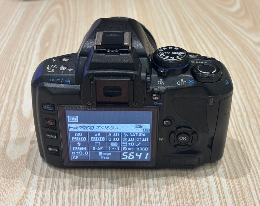 OLYMPUS E-420 デジタル一眼レフカメラ　レンズ、充電器セット