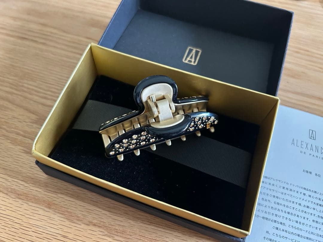 新品同様 アレクサンドルドゥパリ 全面スワロフスキークリップM