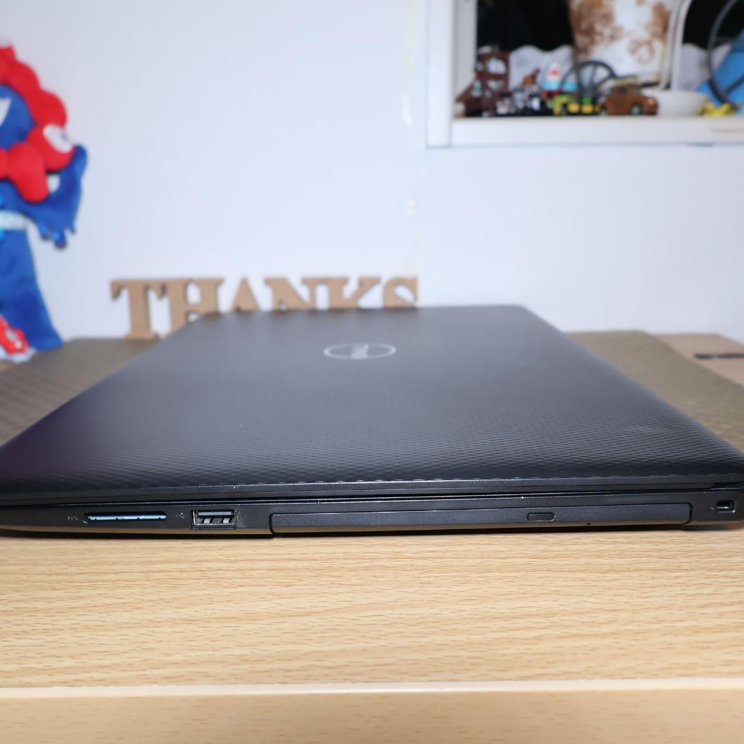 Win11公式対応8世代i7/メ8/SSD480G/FHDタッチP/無線/カメラ