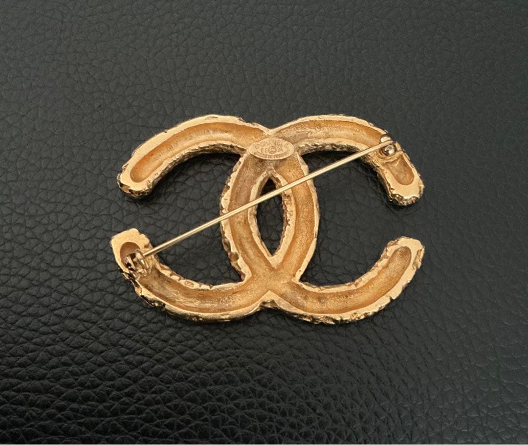 時*計様 本物保証！希少 シャネル ブローチ 溶岩 ココマーク ゴールド ！