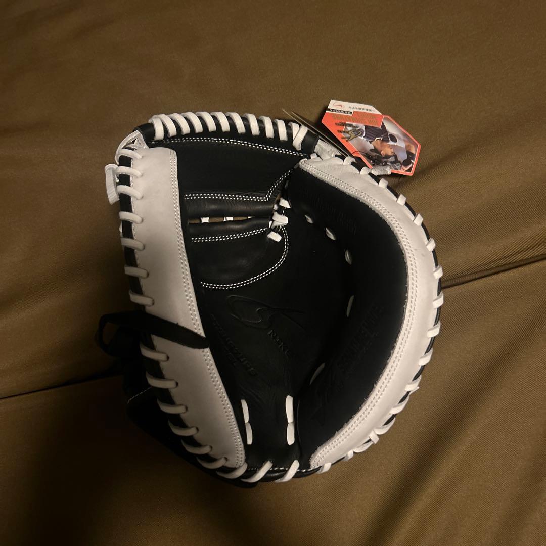 Nike 軟式グローブ 黒/白