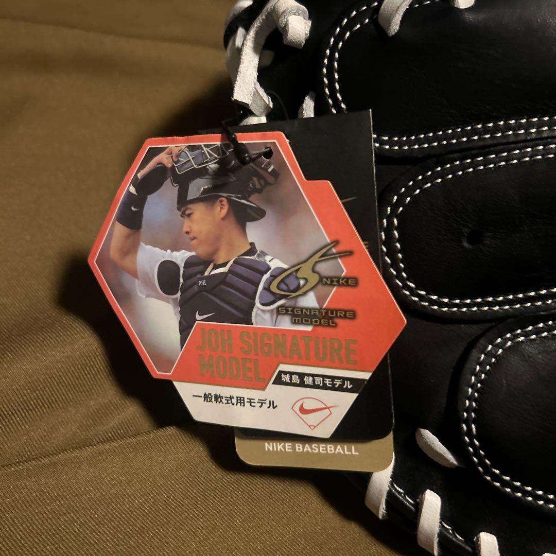 Nike 軟式グローブ 黒/白