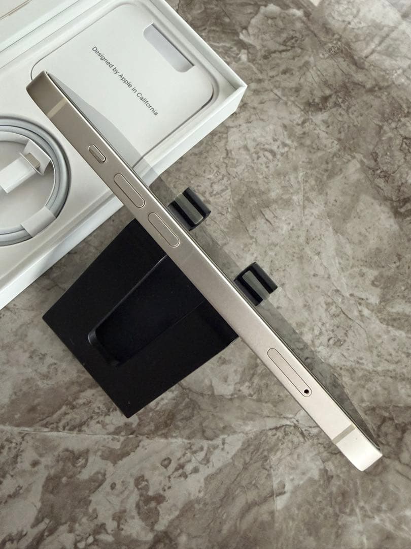 iPhone13 SIMフリー 128GB スターライト