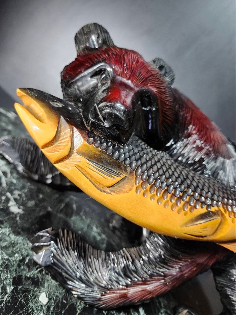 木製熊の置物　木彫りの熊　光峰作