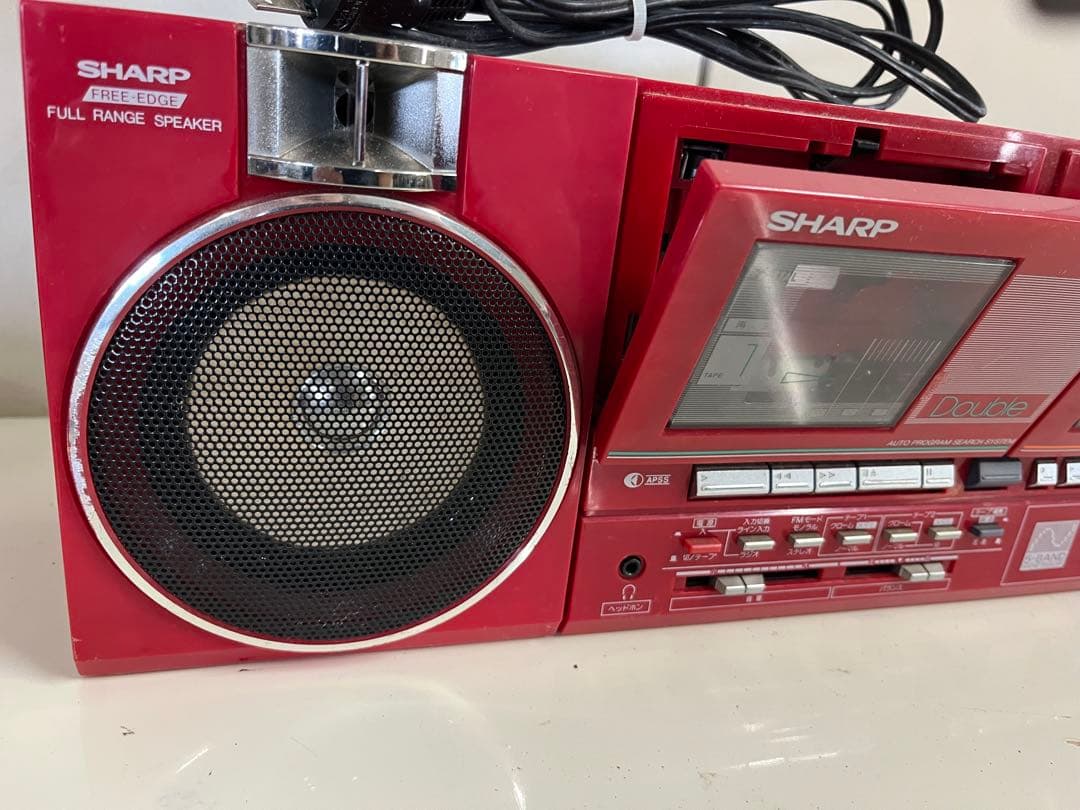 S*5様 レトロで希少な赤いダブルラジカセ　SHARP QT-88R