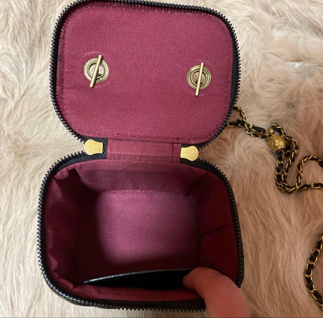 ブラックキルティングバニティショルダーバッグ