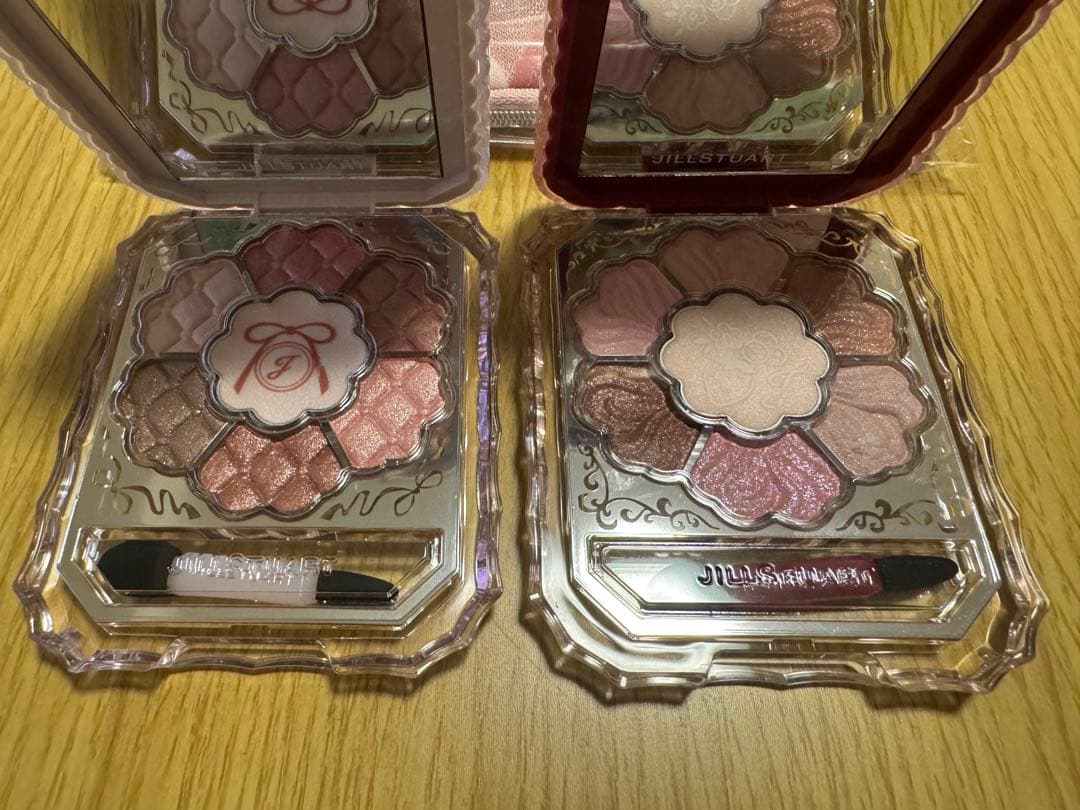 ジルスチュアート　クリスマスコフレ　アイシャドウパレット　ポーチ
