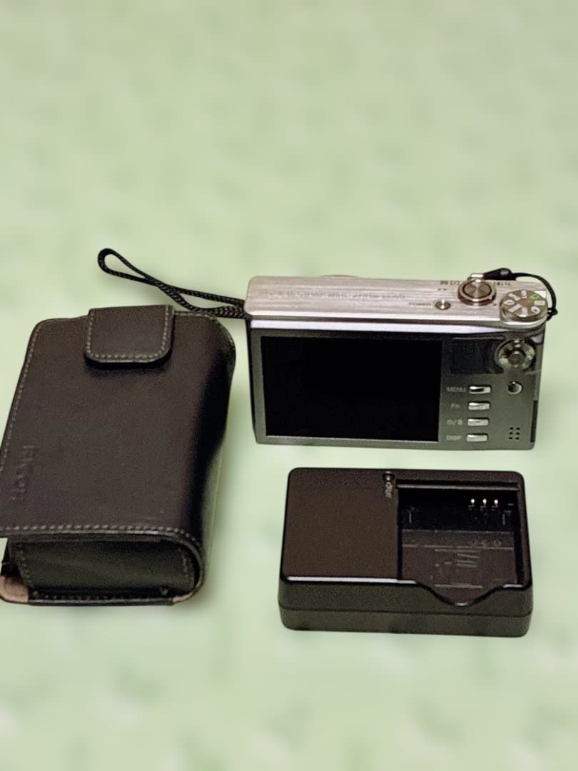 リコーRICOH CX2 コンパクトデジタルカメラ動作確認済　充電器・ケース付き