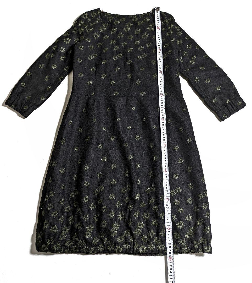 サリースコット／日本製 バルーンシルエット 刺繍入りウールワンピース ブラック黒