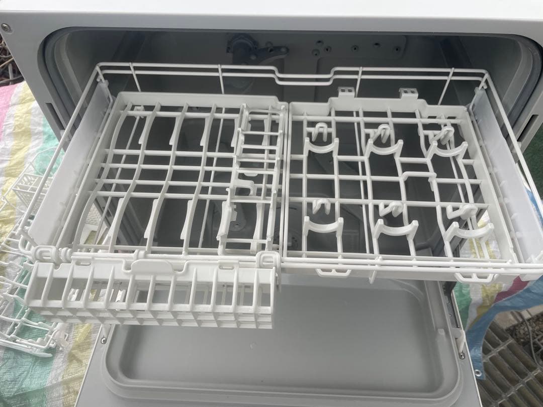 【全国送料無料】Panasonic 食器洗い乾燥機　2020年NP-TA4W￼