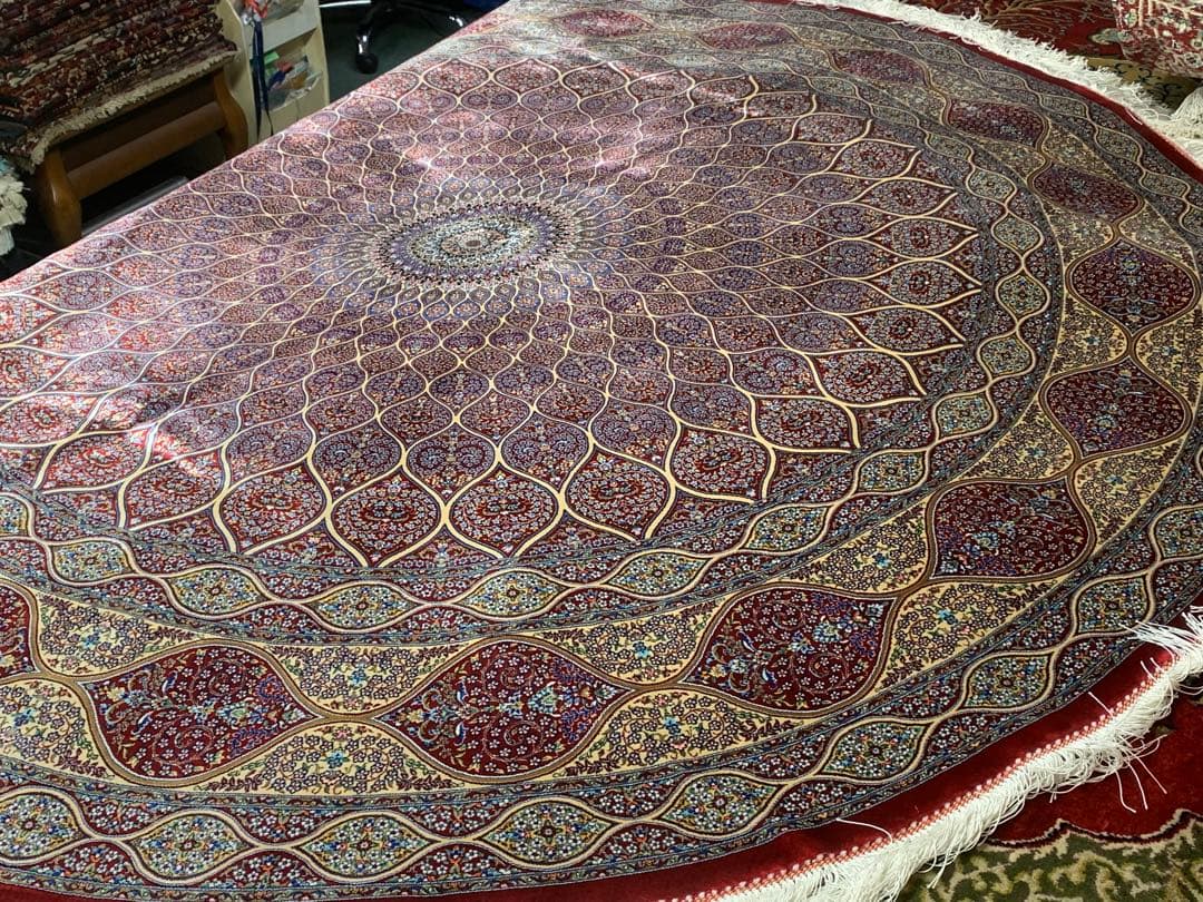 ペルシャ、イラン、シルクラウンドラグ/サイズ：203cm…. .77pm。