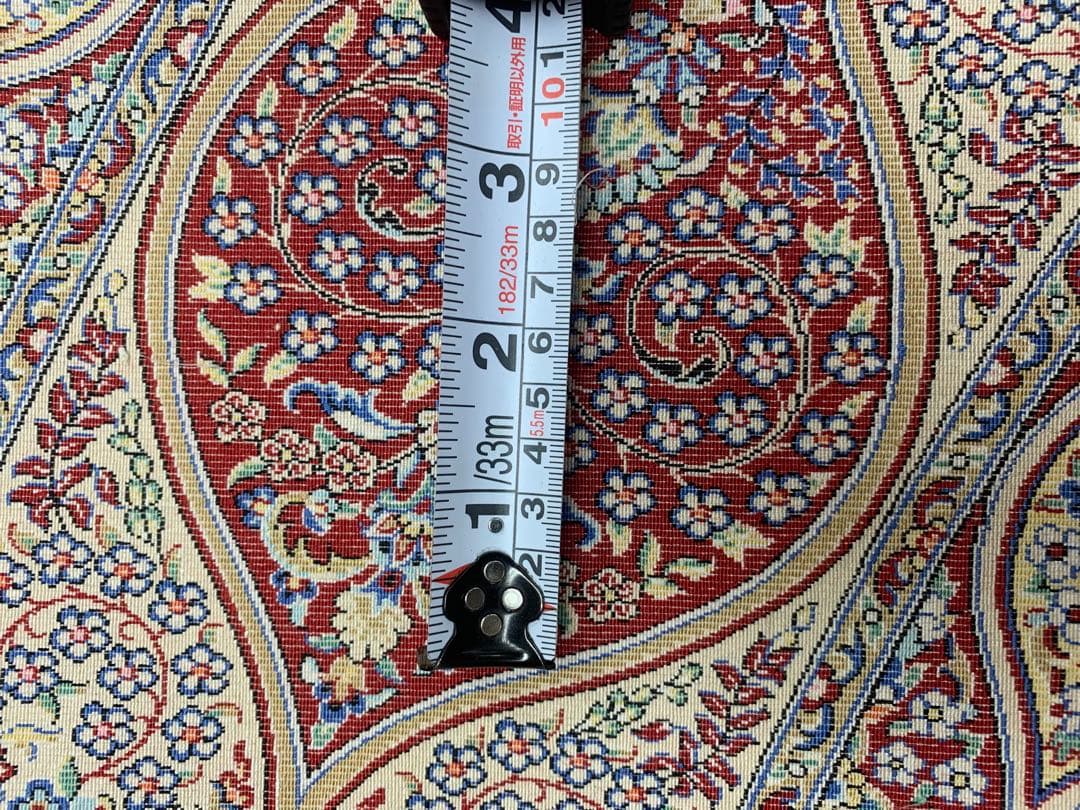 ペルシャ、イラン、シルクラウンドラグ/サイズ：203cm…. .77pm。