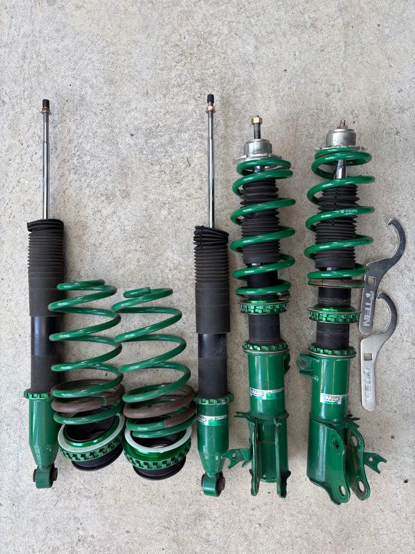 VEZELe:HEV Z用の車高調TEIN製FLEX-Zを格安で出品します。