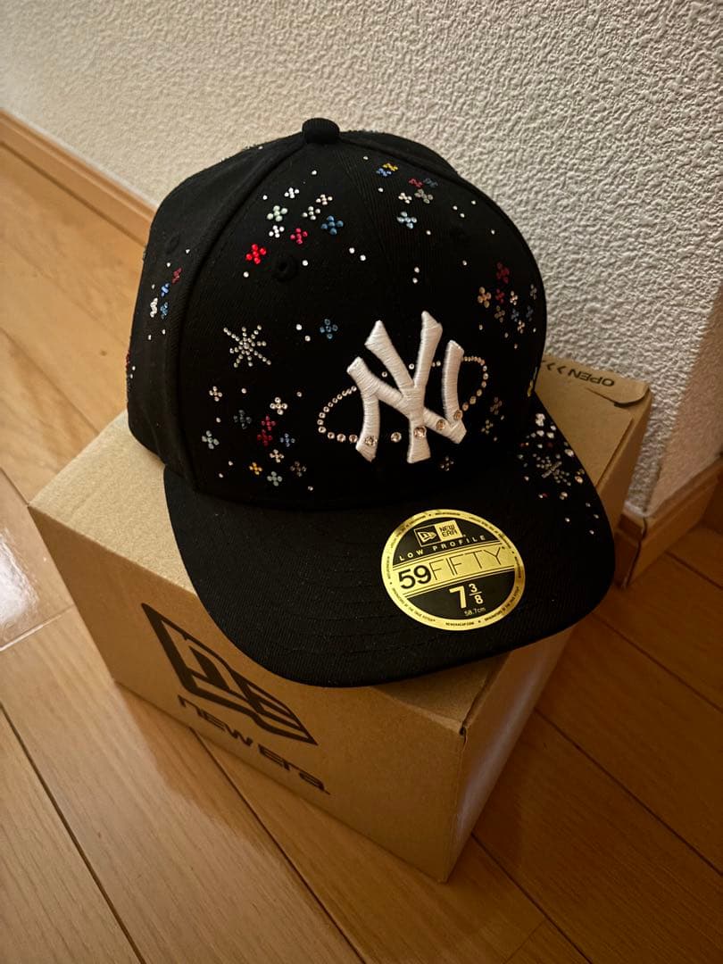 在庫処分New Era 59FIFTY ブラック 73/8 スワロフスキー