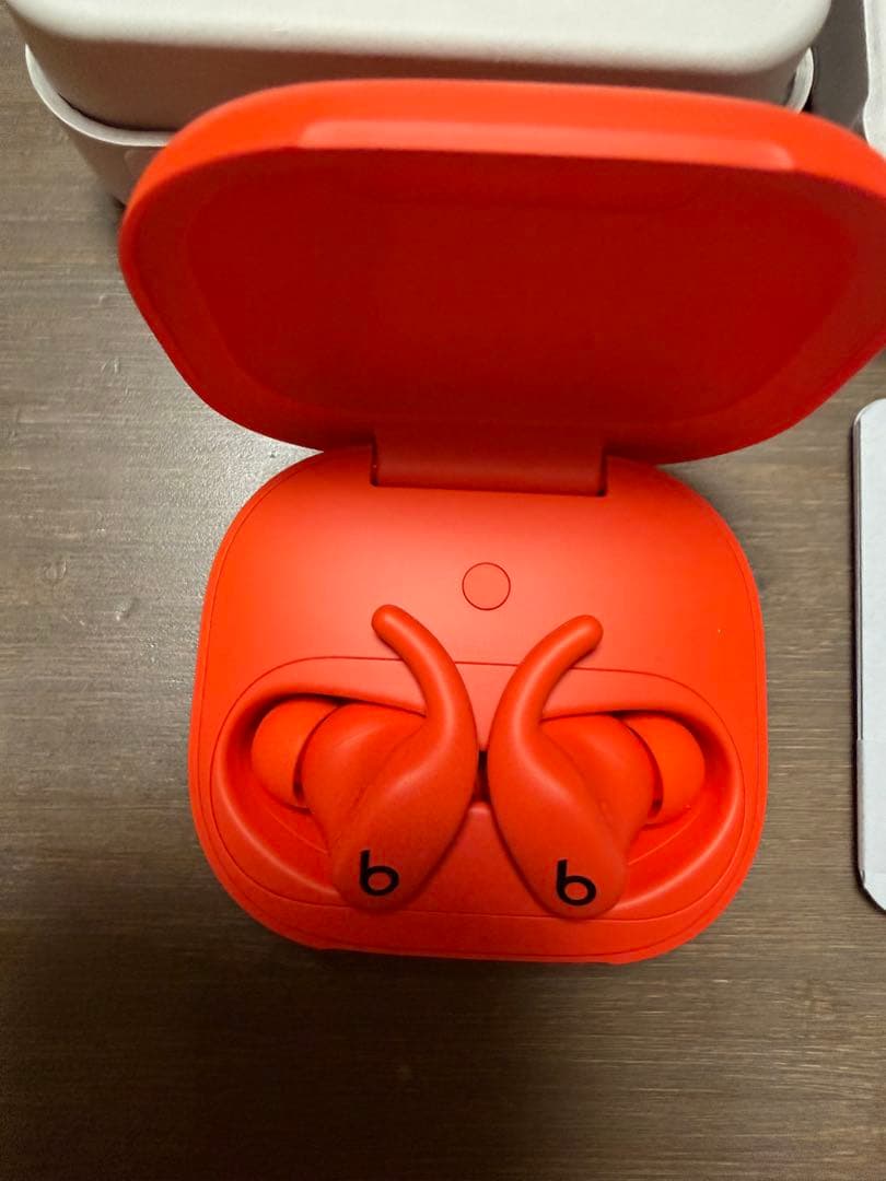 Powerbeats Fit 新品未使用 付属品完備 スパークオレンジ