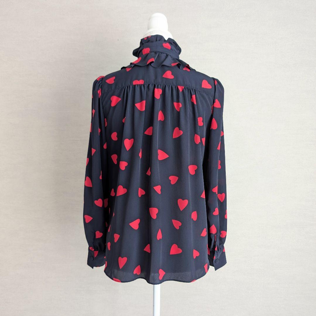 LOULOU WILLOUGHBY デシンハートプリントボウタイブラウス