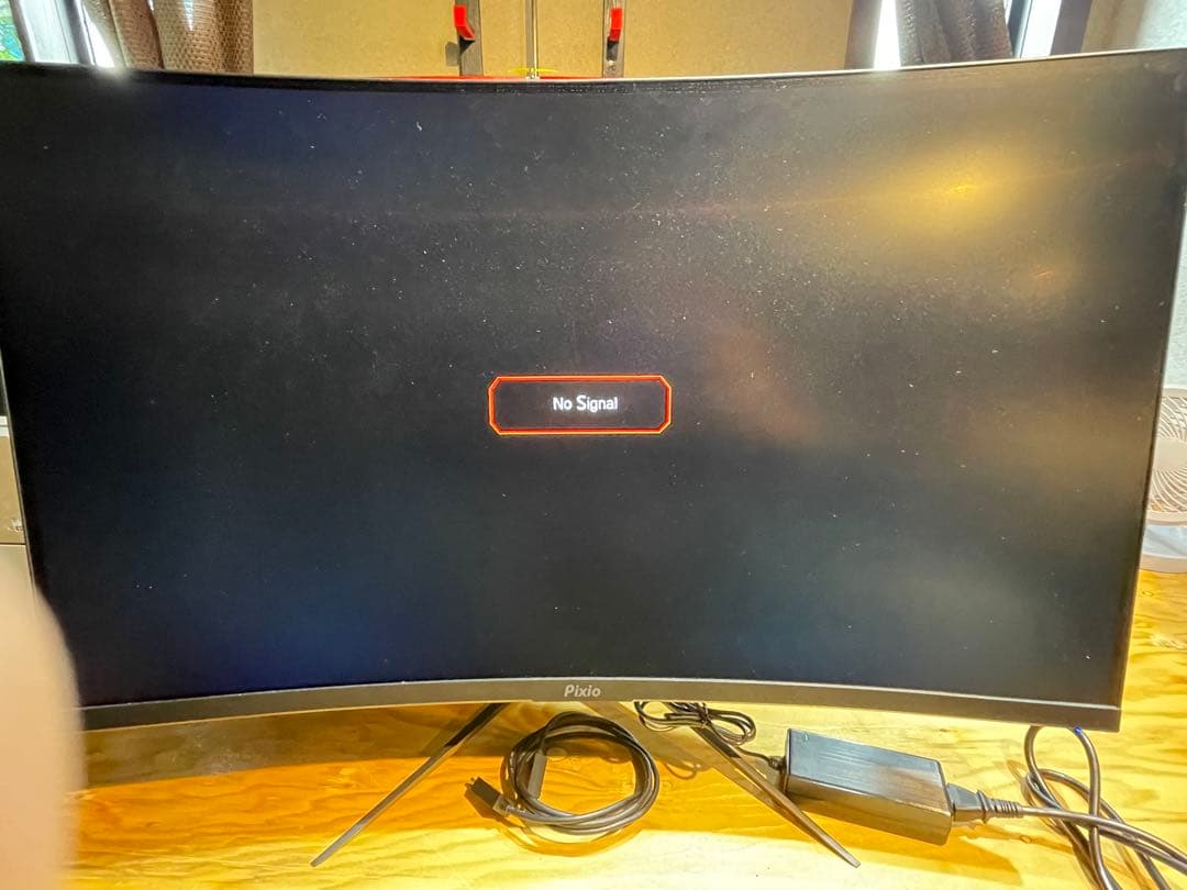 Pixio ゲーミング湾曲モニター 32インチ