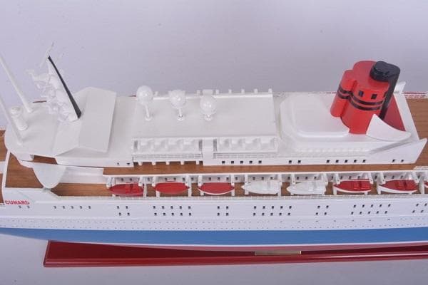 イギリスの豪華客船 クイーンエリザべス Ⅱ号